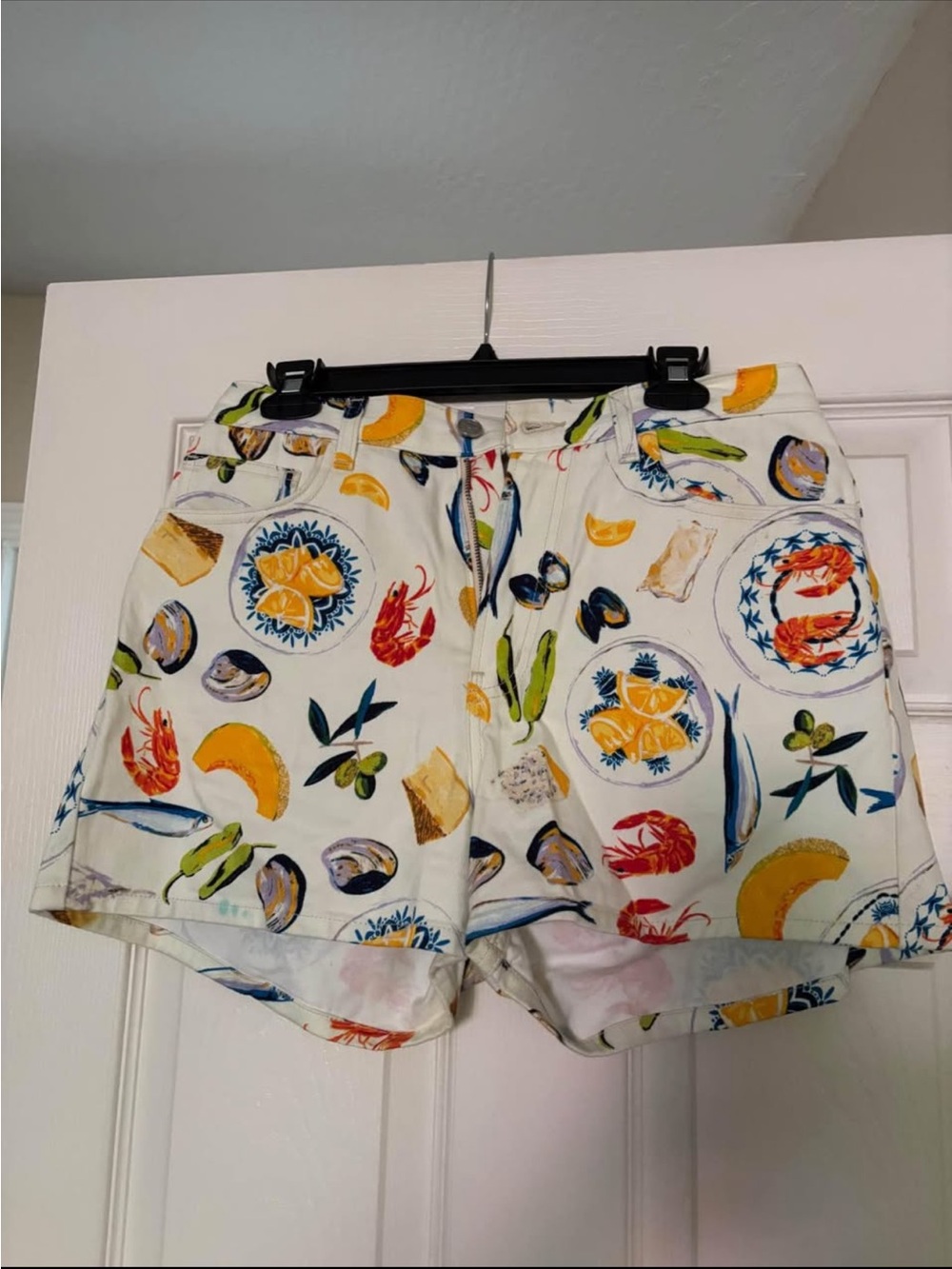 Lisa Says Gah Tapas Shorts - Citrus & Seafood Motif